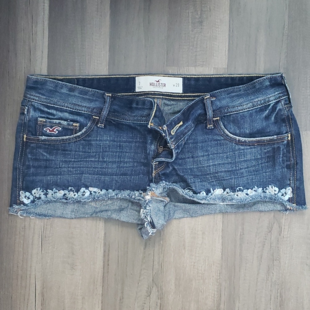 Embroider hollister shorts size 7
